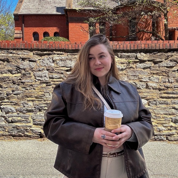 ♓️ MEET YOUR POSHER - Picture 1 of 1